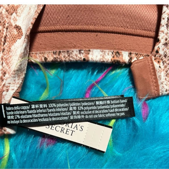 Victoria's Secret Incredible On Point Sports Bra Full Coverage Moderate Support - Picture 7 of 7